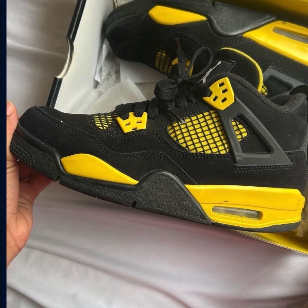 Jordan 4s - Picture 3 of 3